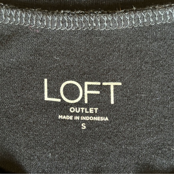 Ann Taylor LOFT Black Sleeves Surplus Twist tank top size Small - Picture 3 of 3